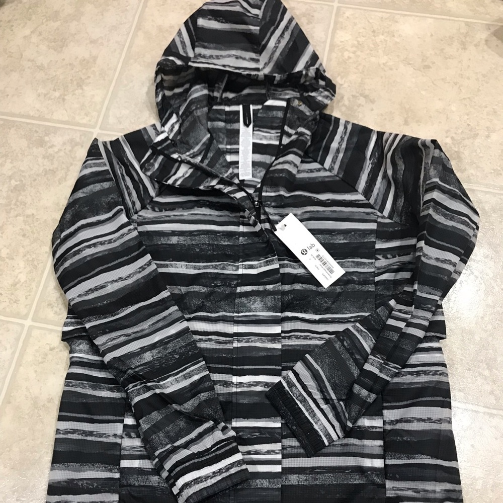 FINAL SALE Lululemon assemblage shell windbreaker